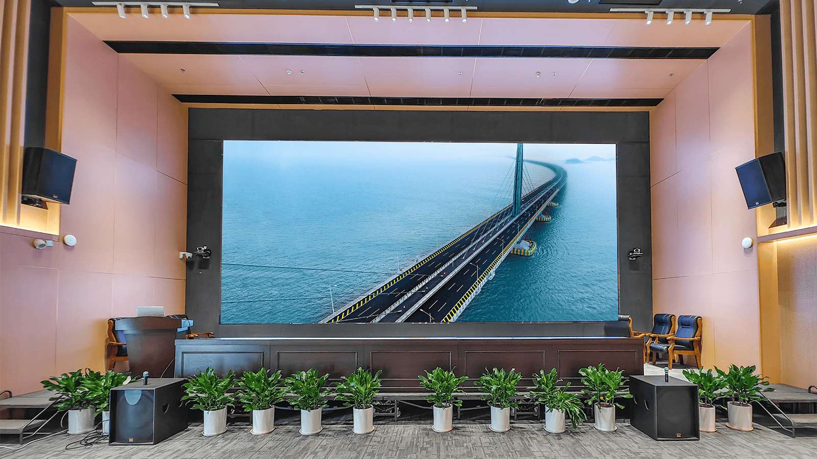 新浪科技报道,重大丨深中通道今通车,继港珠澳大桥后,上海3200威尼斯vip再度点亮超级工程